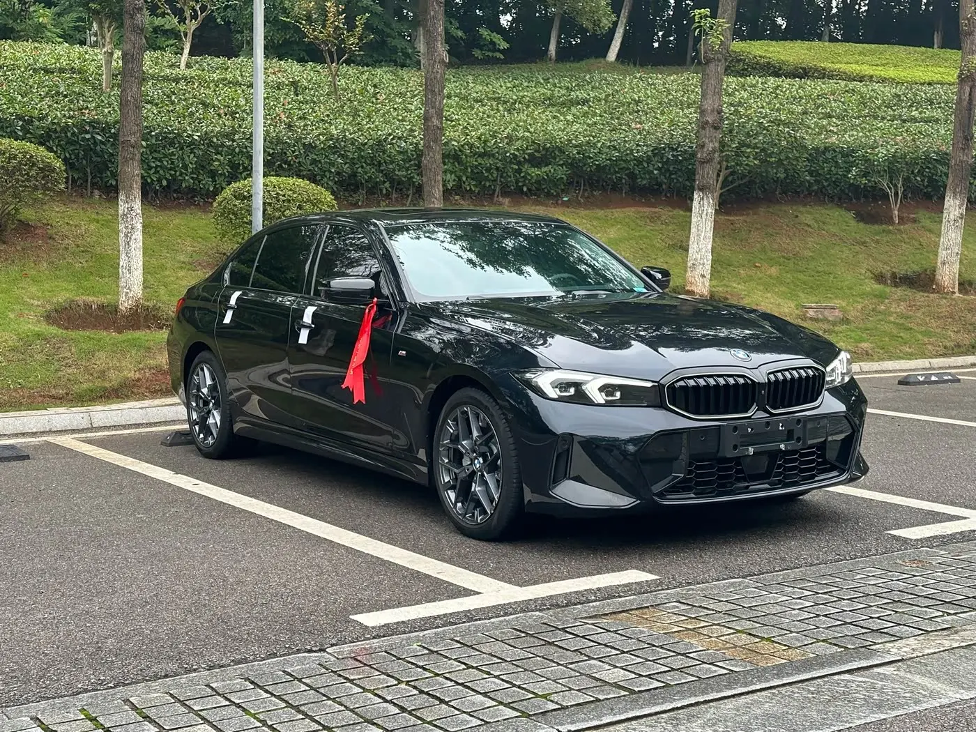 BMW 3 Series 2025 — Photo 3/12