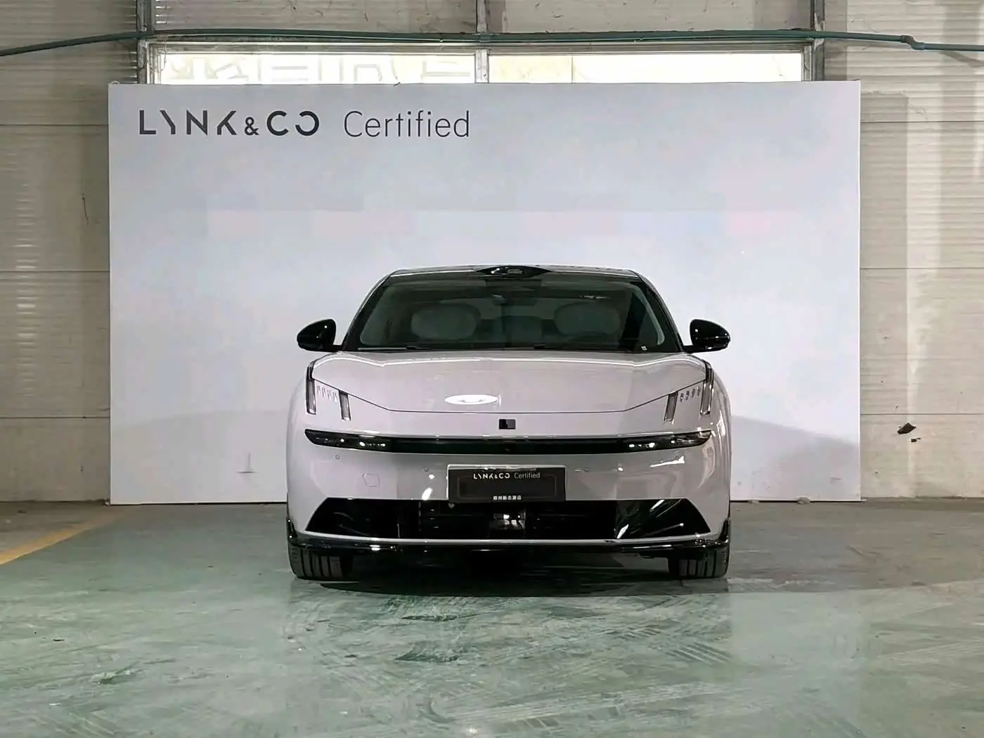 Lynk & Co 10 EM-P 2025 — Фото 2/10