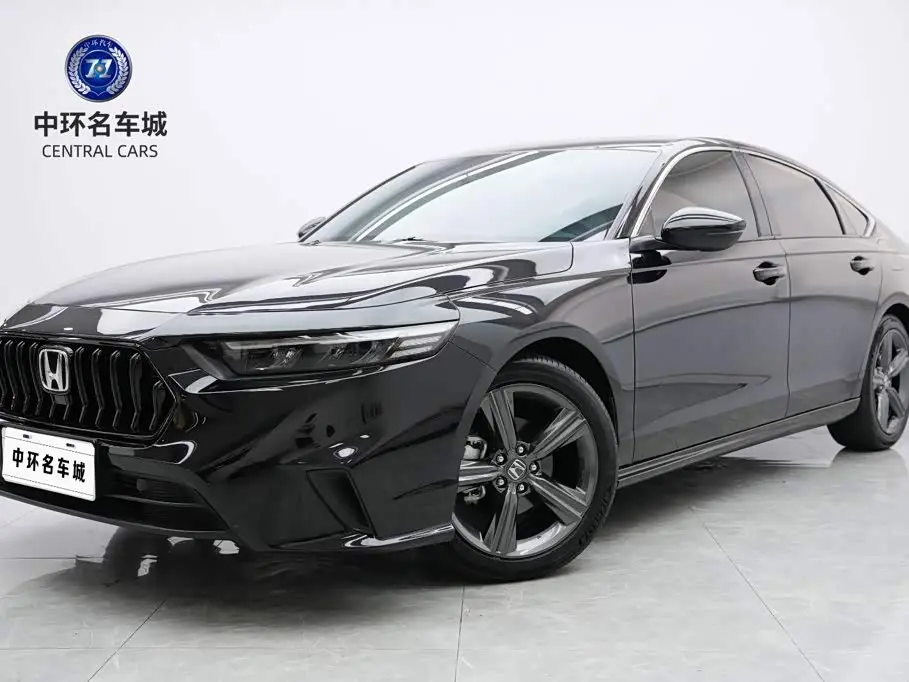 Honda Inspire 2025 — Фото 1/17