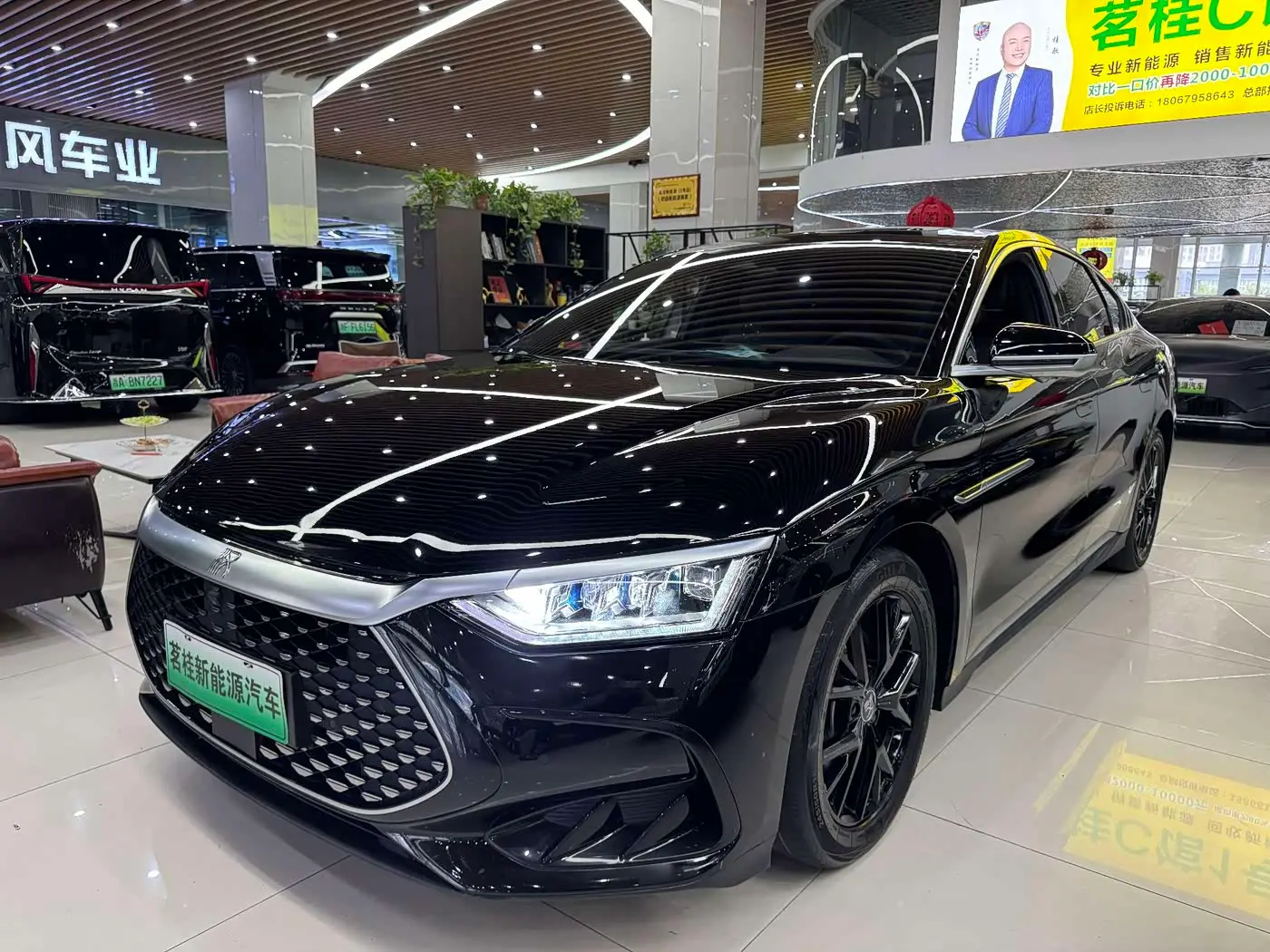 BYD Han 2024 — Фото 1/9