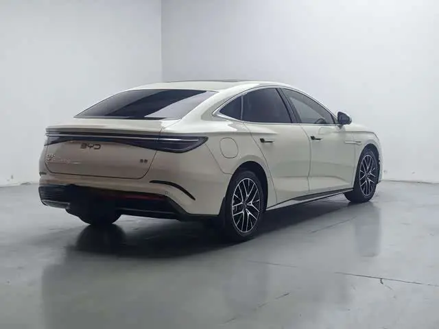 BYD Seal 2024 — Фото 8/17