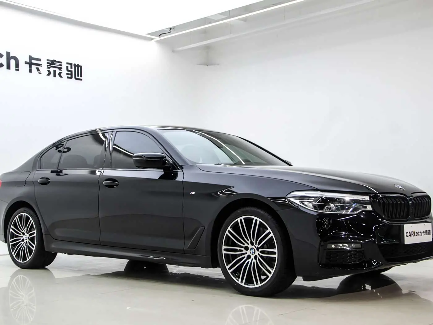 BMW 5 Series 2019 — Фото 17/20