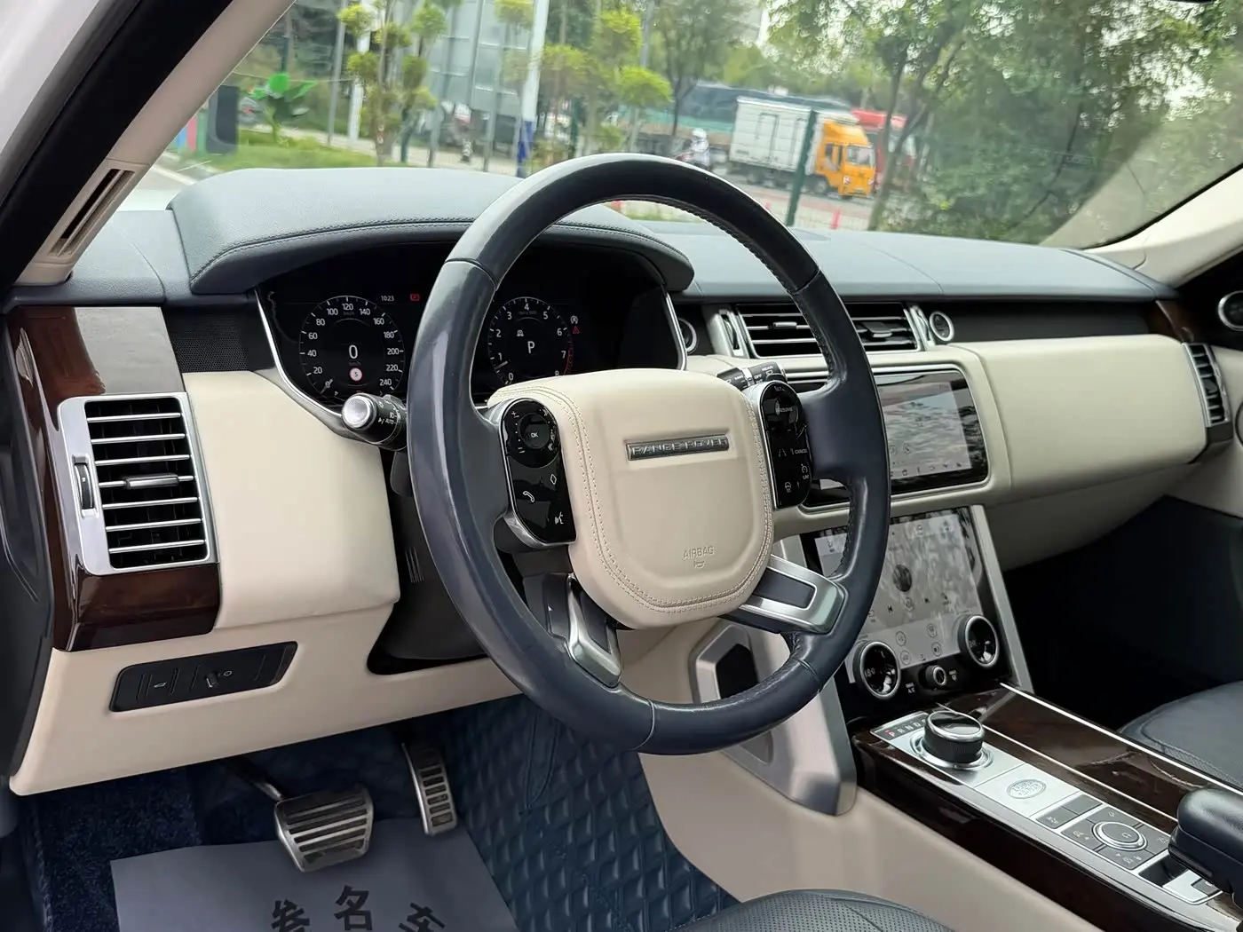 Land Rover Range Rover 2021 — Фото 11/20