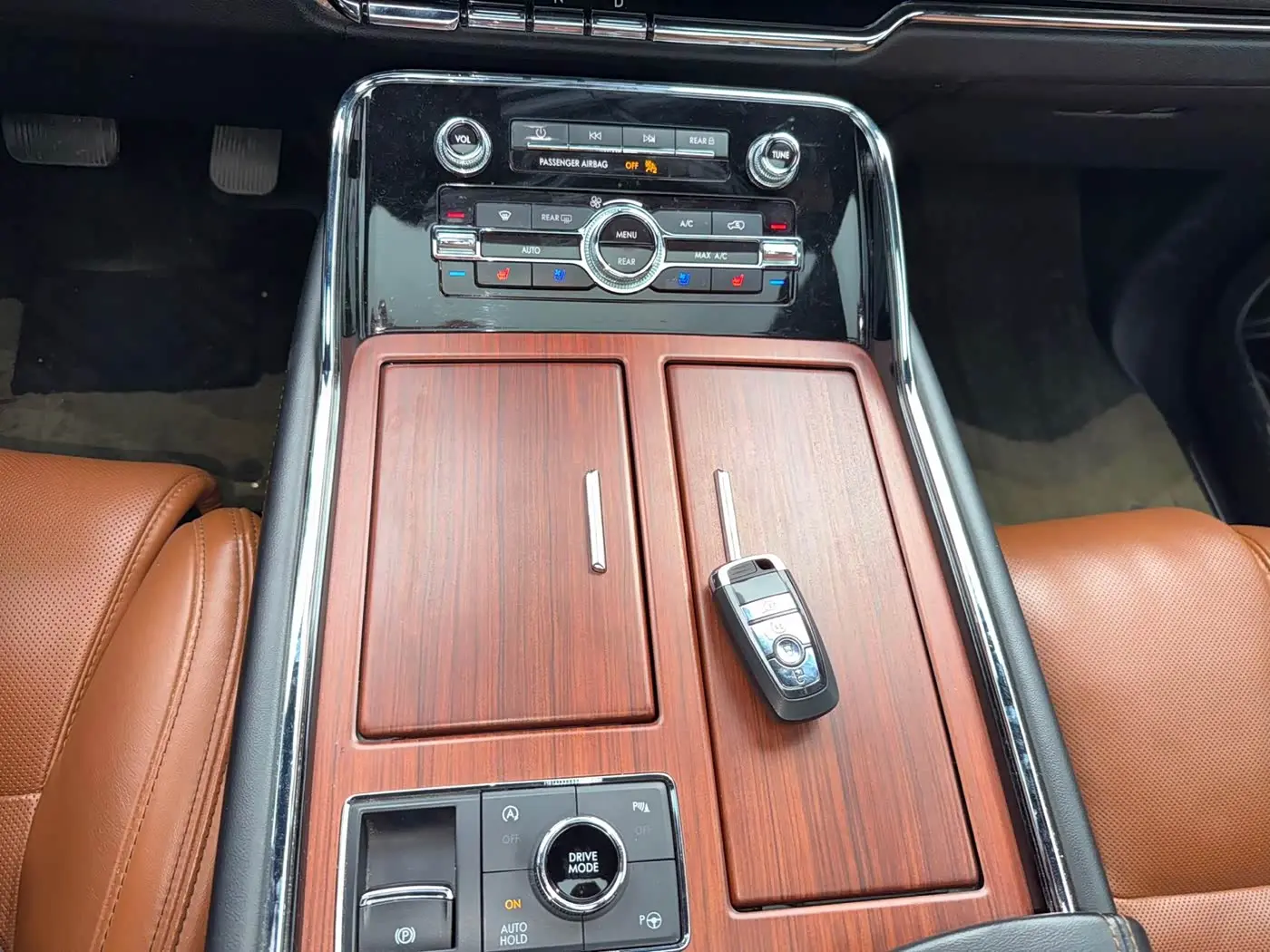 Lincoln Navigator 2021 — Şəkil 19/19