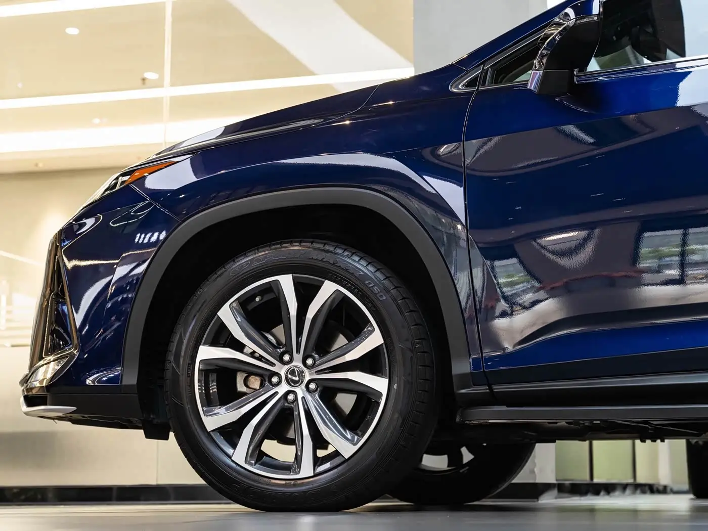 Lexus RX 2020 — ფოტო 8/20