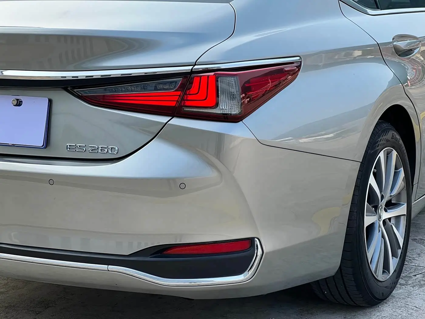Lexus ES 2019 — Photo 4/20