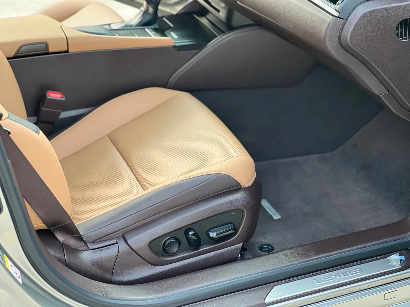 Lexus ES 2019 — Photo 20/20