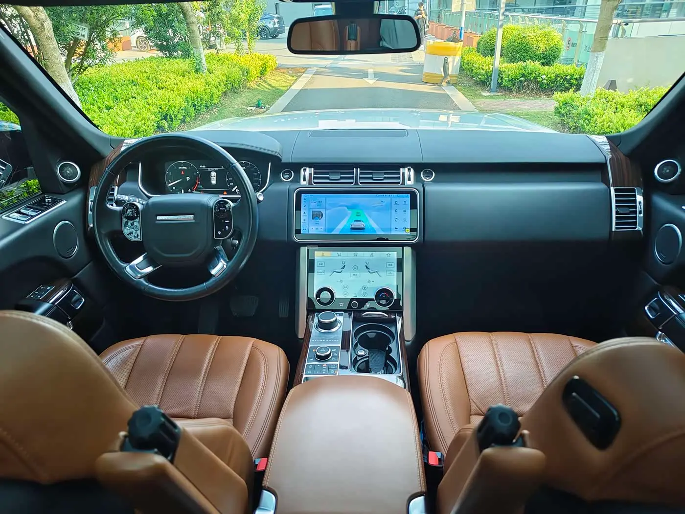 Land Rover Range Rover 2017 — Photo 4/13