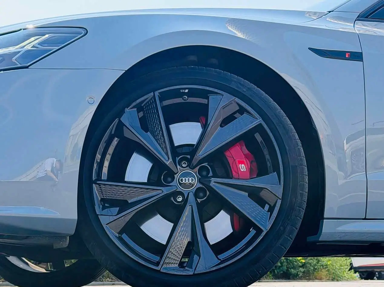 Audi A7L 2024 — Photo 6/16