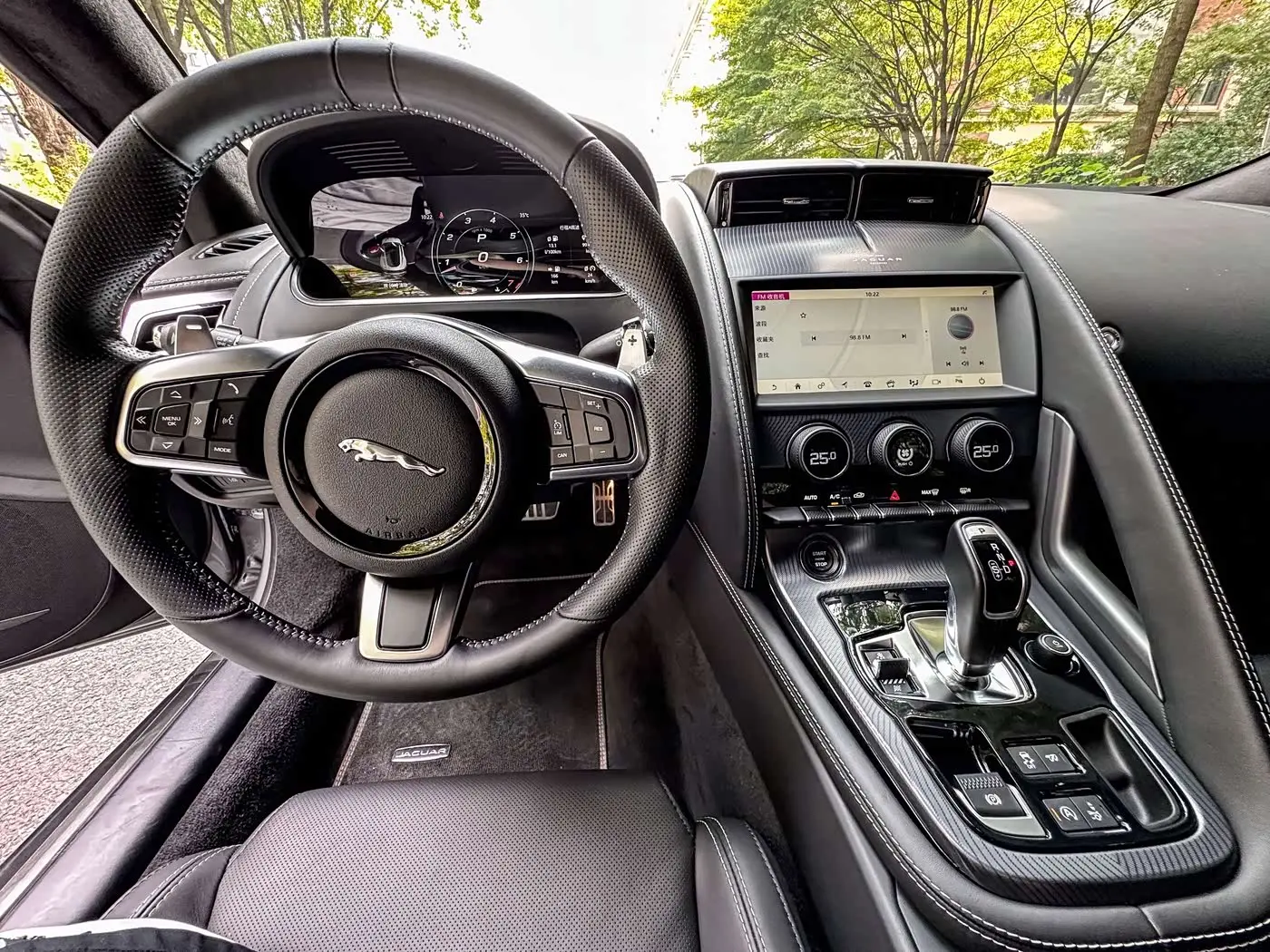 Jaguar F-TYPE 2023 — Photo 7/15