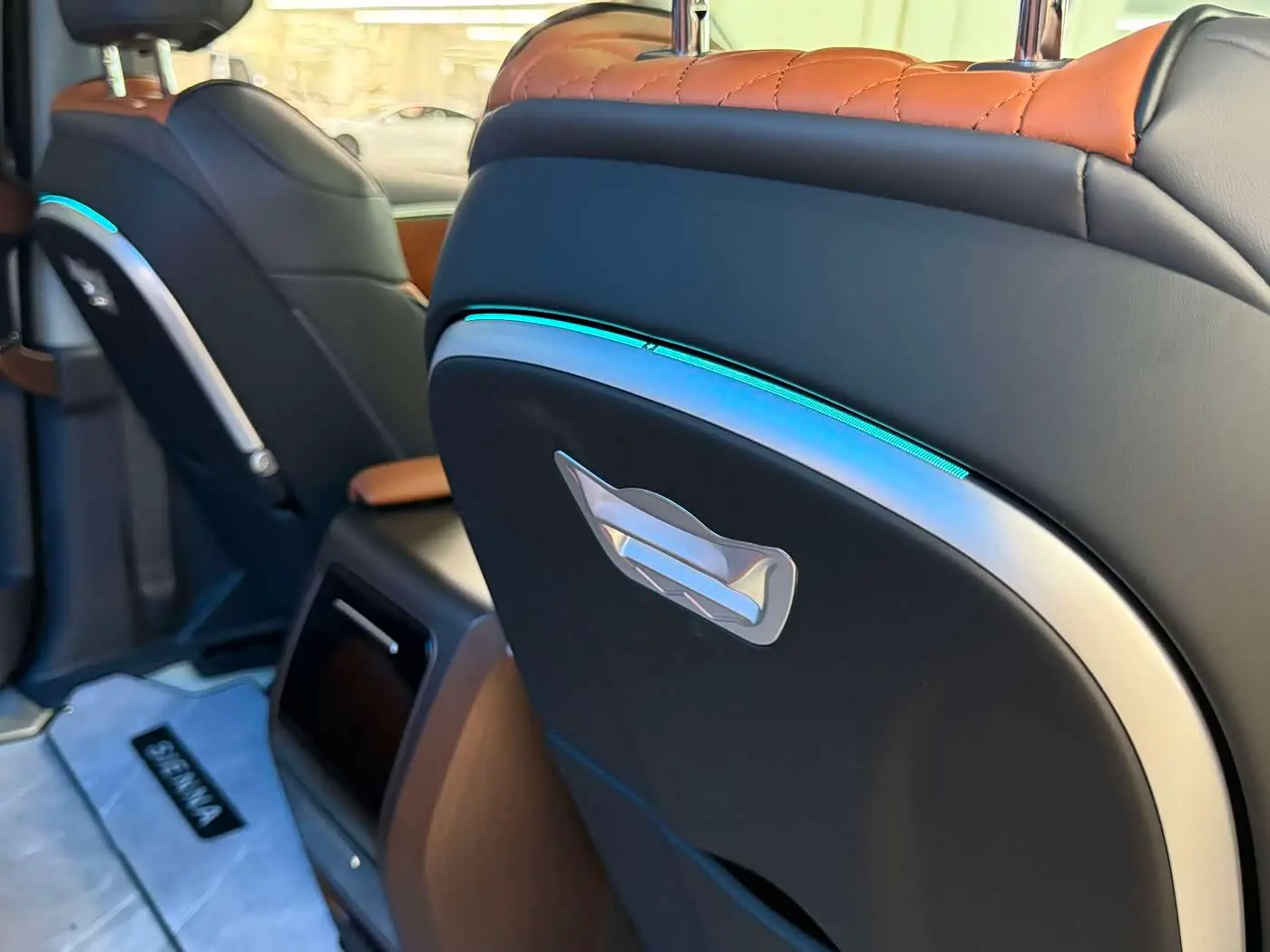 Toyota Sienna 2025 — Photo 14/20