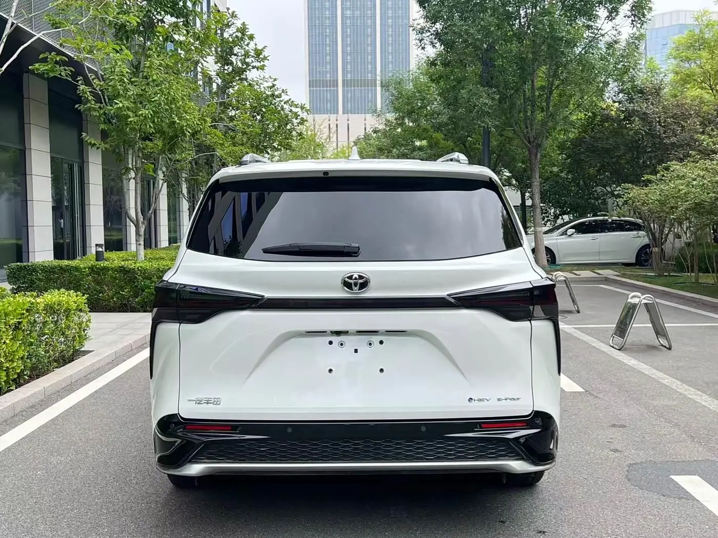Toyota Granvia 2025 — Photo 6/20