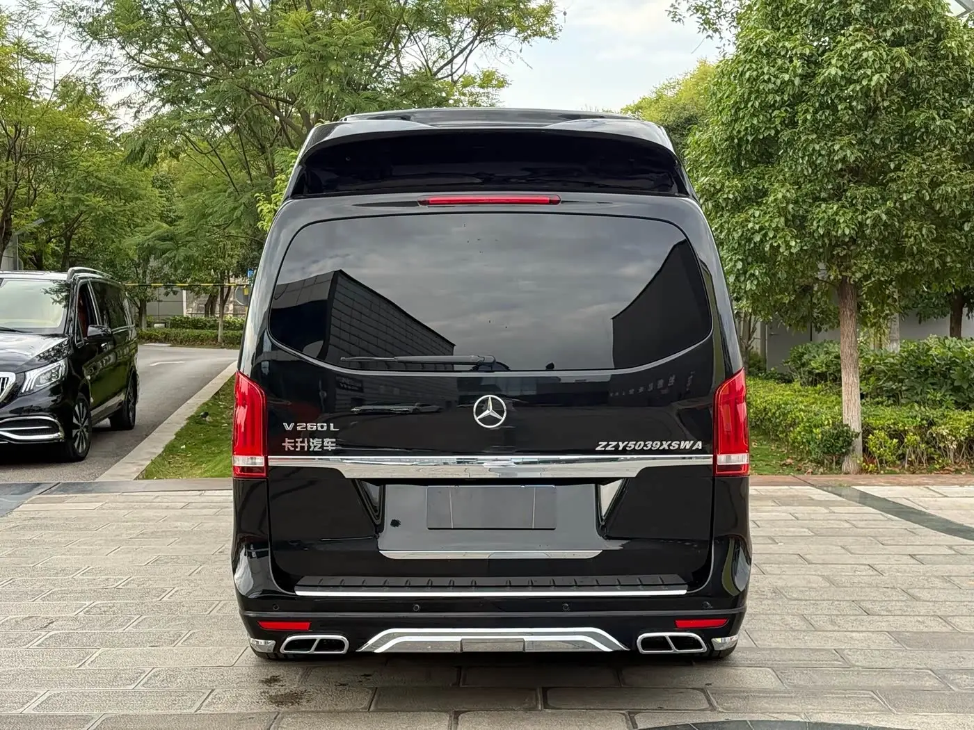 Mercedes-Benz V-Class 2018 — Фото 8/20