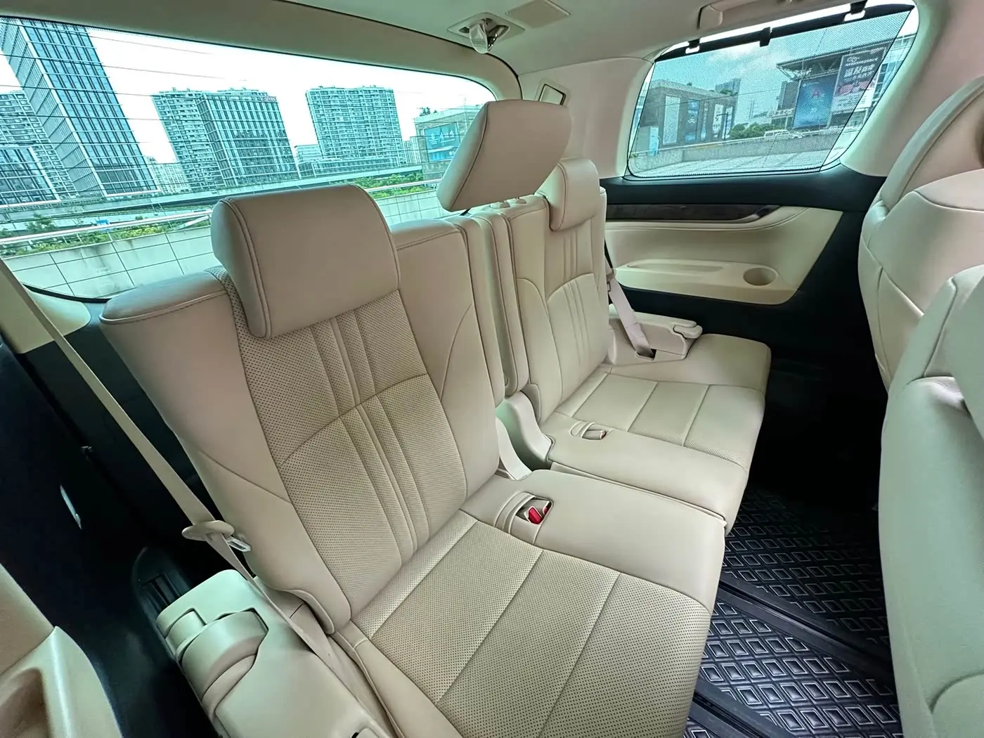 Toyota Vellfire 2020 — Photo 13/13