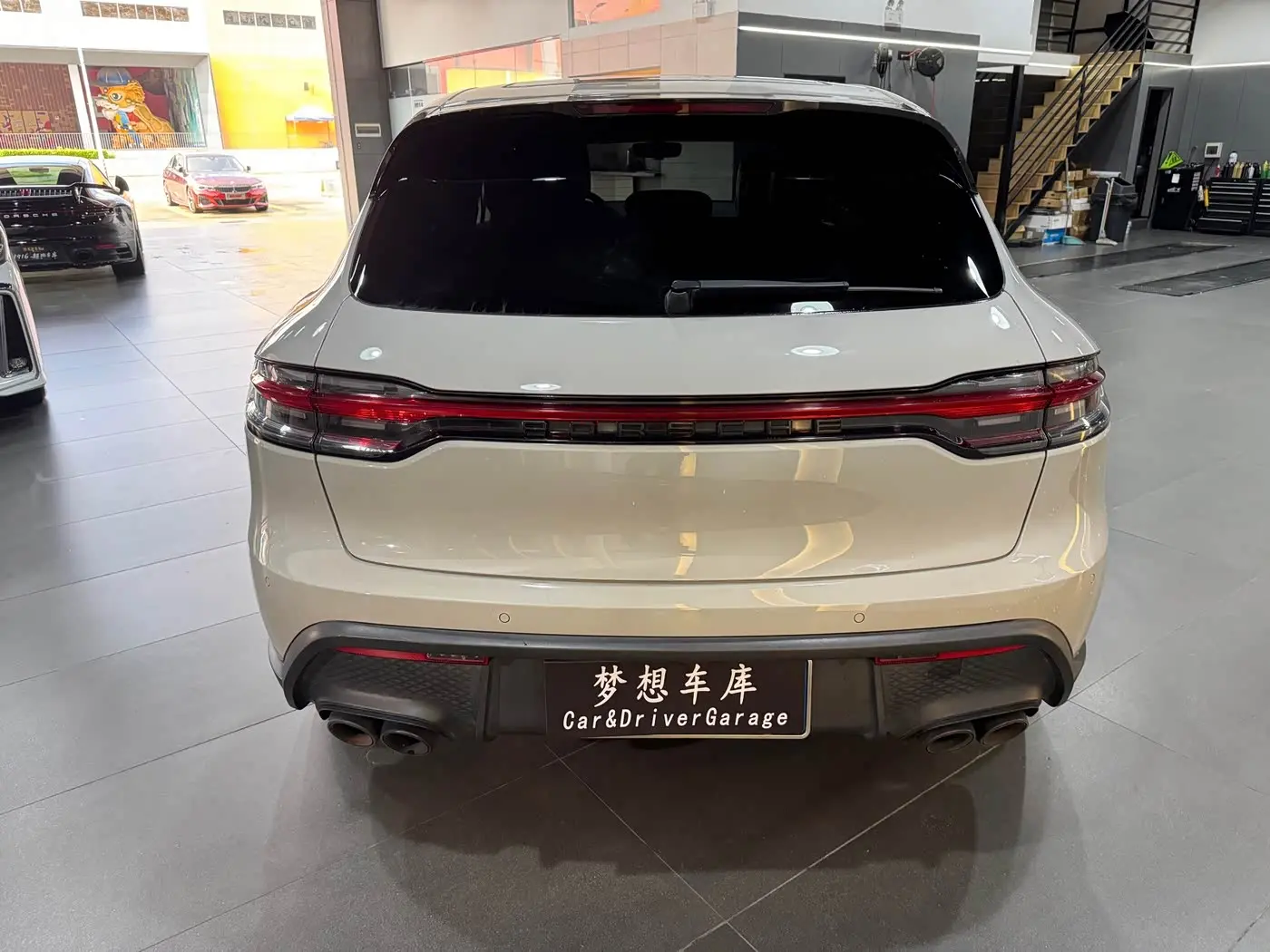 Porsche Macan 2023 — Photo 4/10