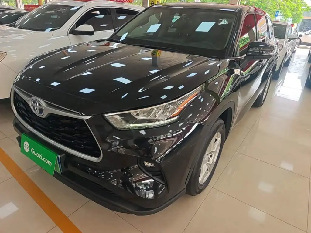 Toyota Highlander 2024 — Photo 2/20