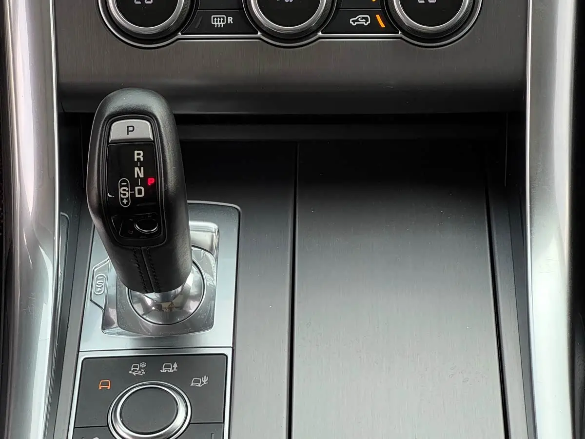 Land Rover Range Rover Sport 2017 — Photo 15/17