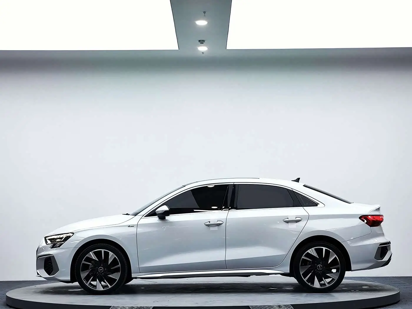 Audi A3 2023 — Şəkil 5/18