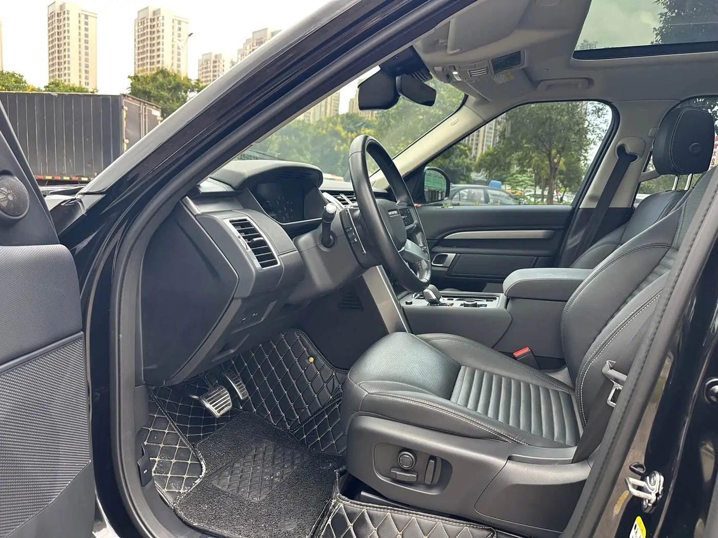 Land Rover Discovery 2021 — Şəkil 7/20