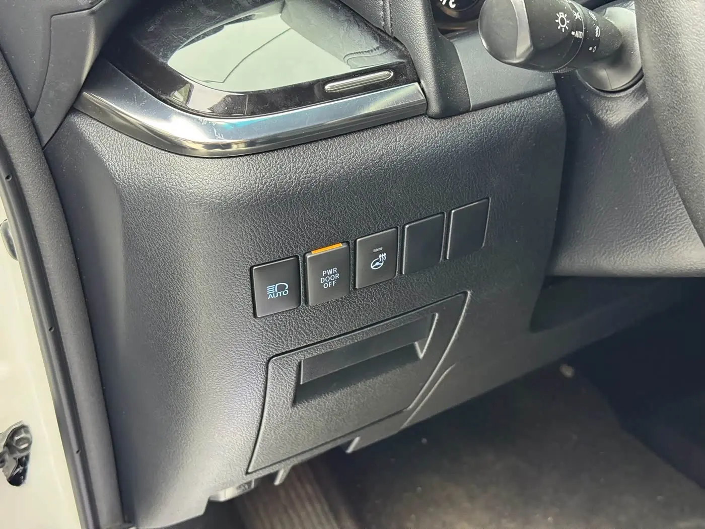 Toyota Vellfire 2019 — Фото 6/16