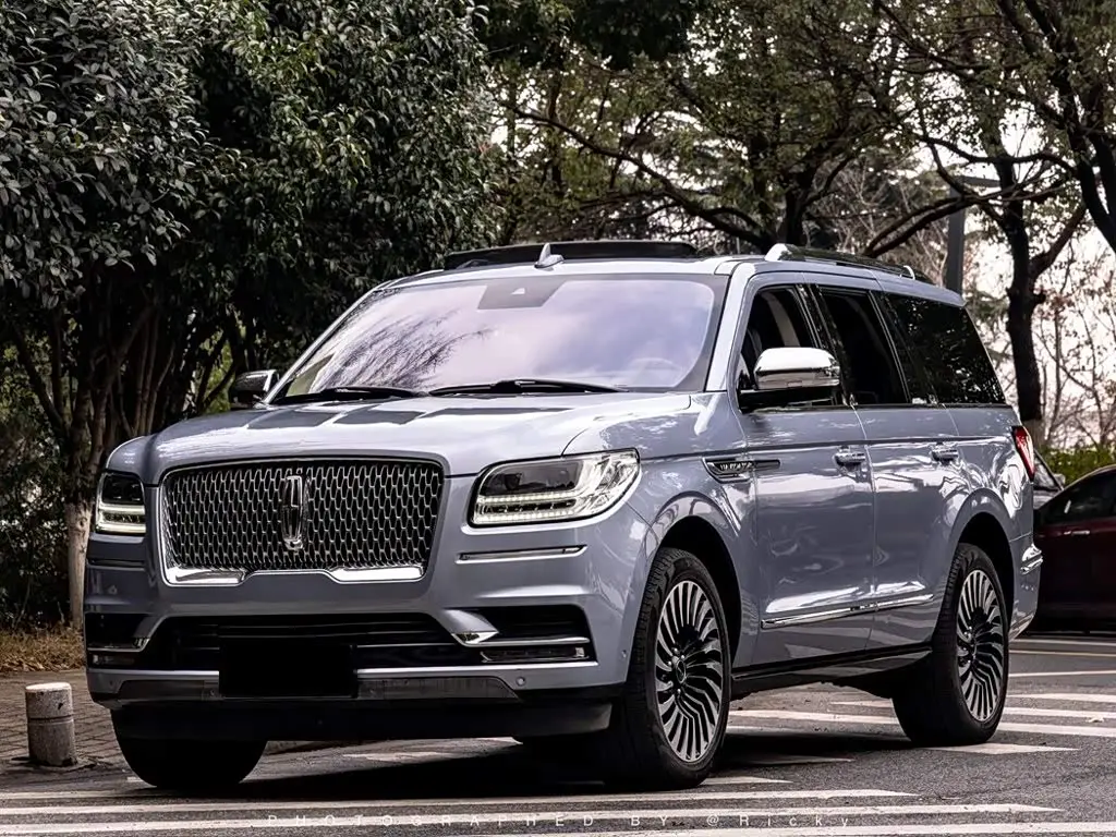 Lincoln Navigator 2020 — Фото 1/18