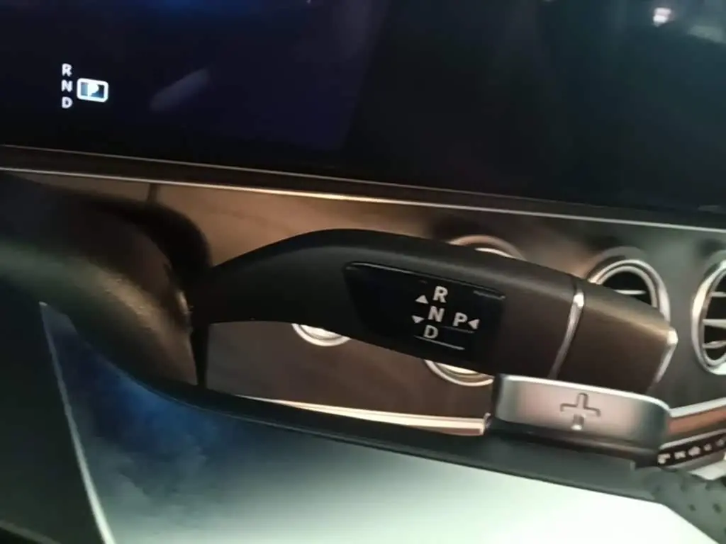 Mercedes-Benz E-Class 2023 — Photo 14/20