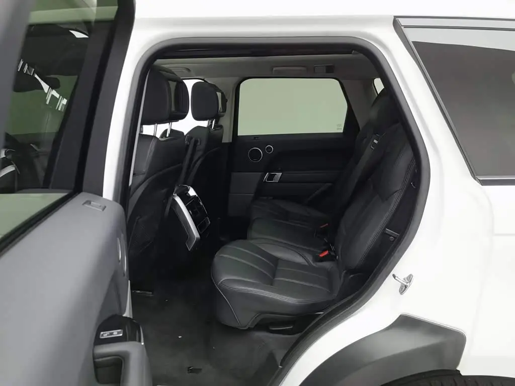 Land Rover Range Rover Sport 2018 — Photo 15/20