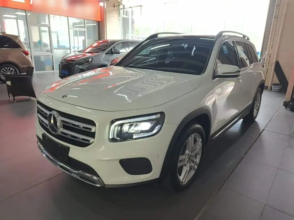Mercedes-Benz GLB 2021 — Фото 2/20
