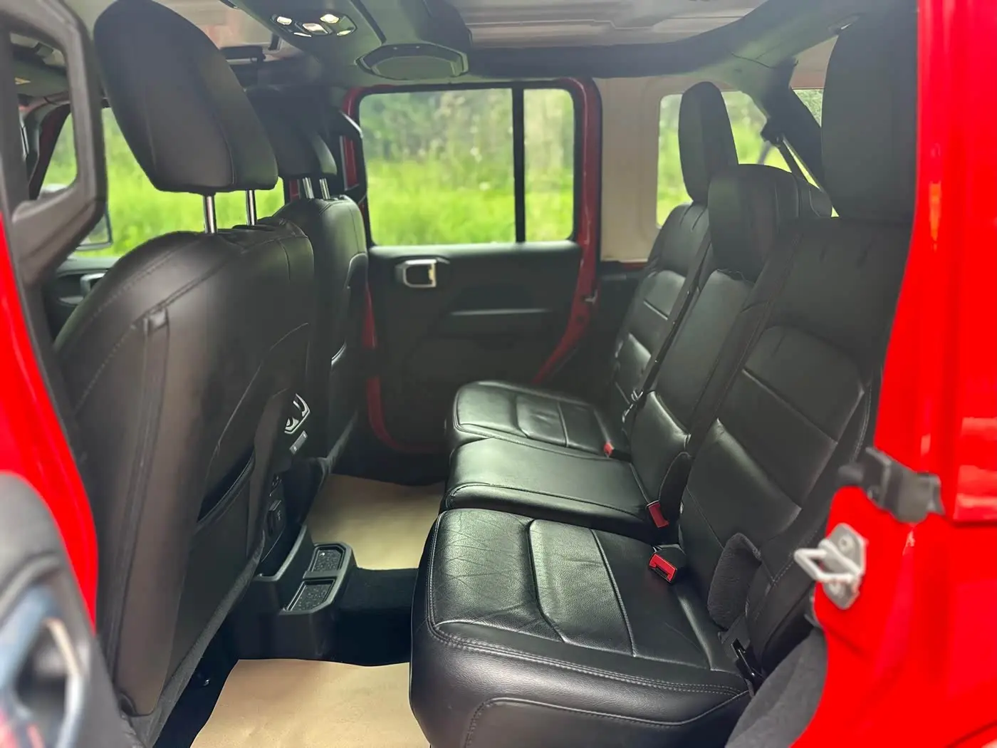 Jeep Wrangler 2022 — Фото 12/20