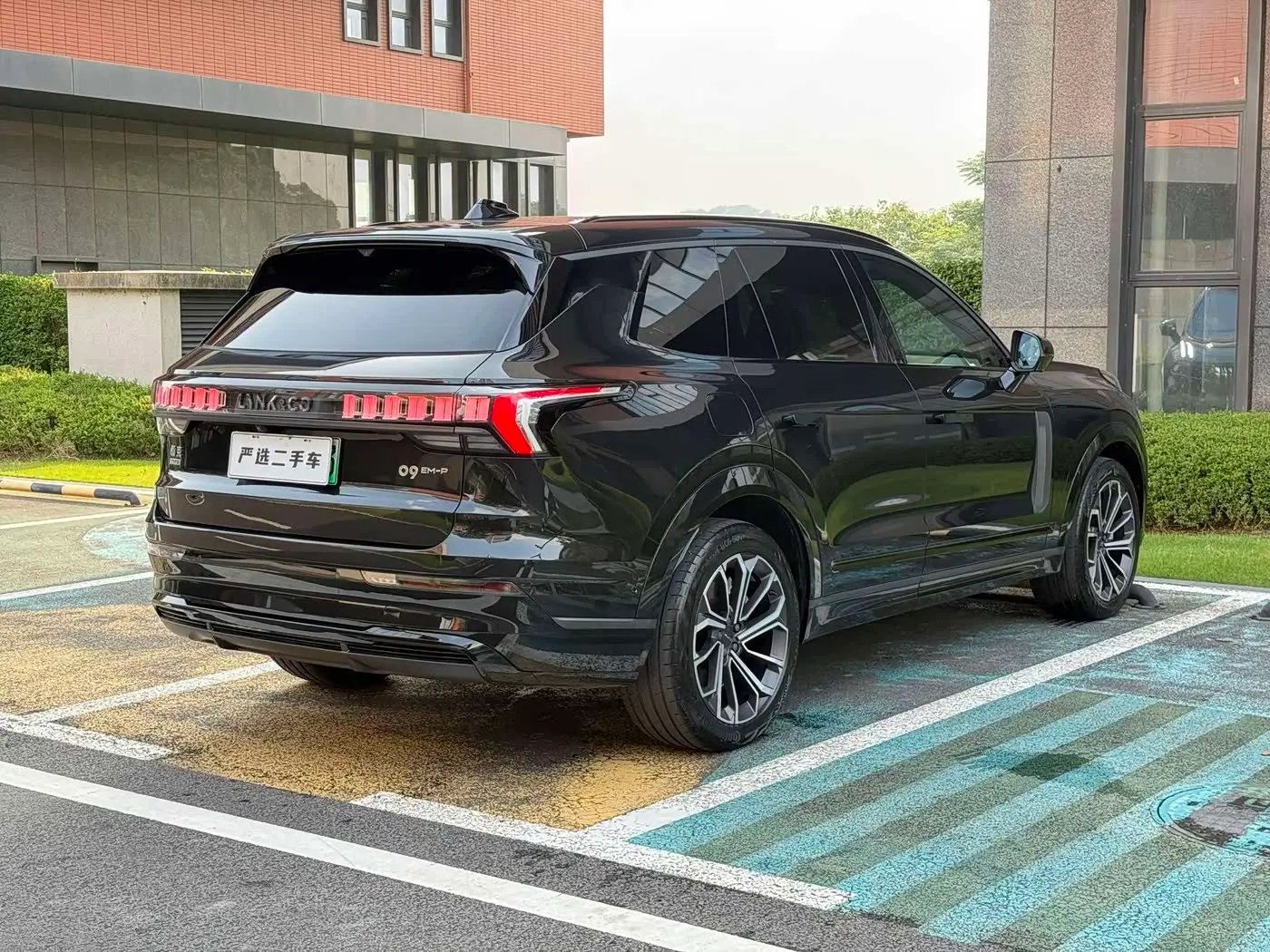 Lynk & Co 09 EM-P 2022 — Photo 12/12