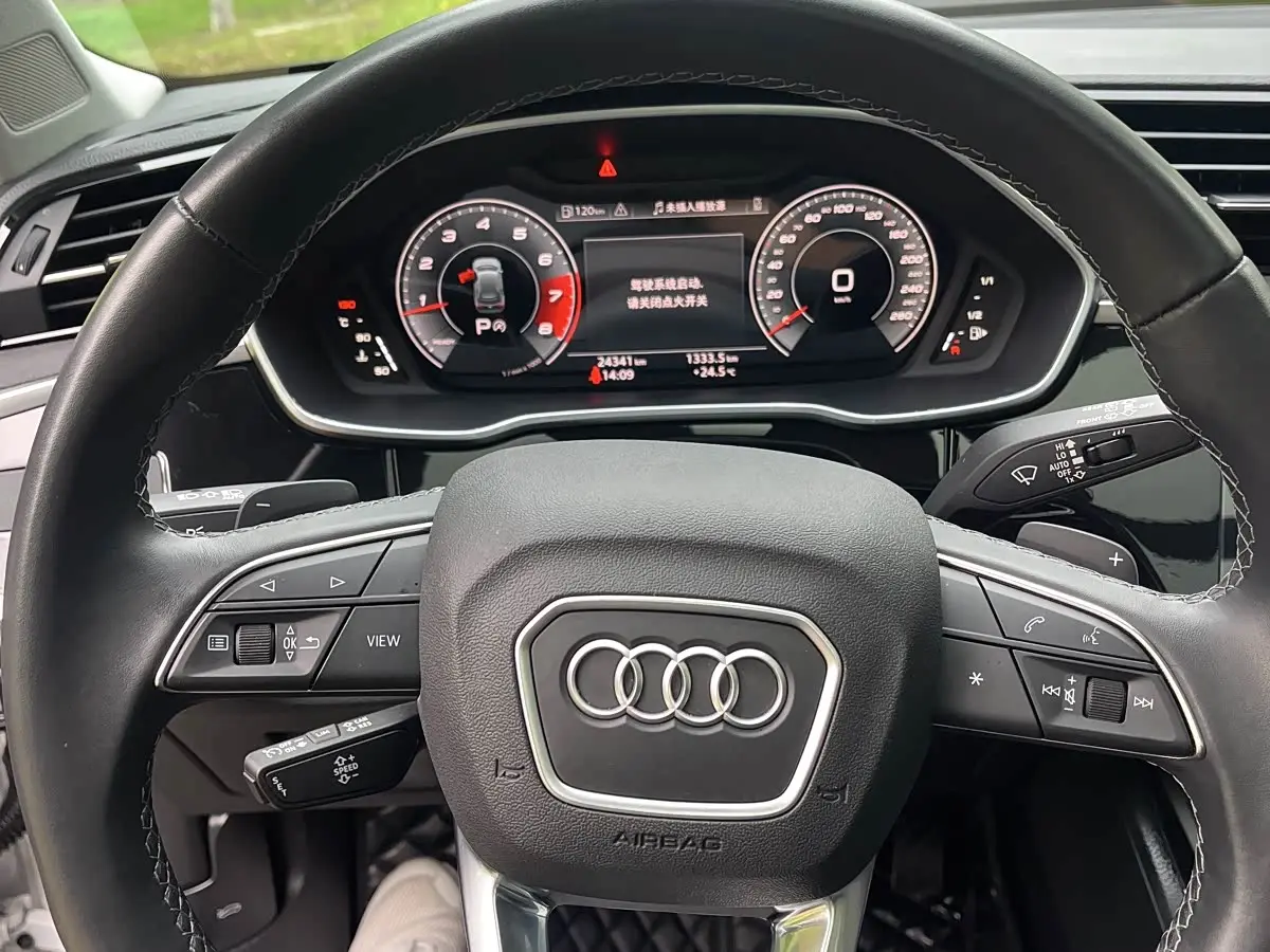 Audi Q3 2023 — Фото 8/20