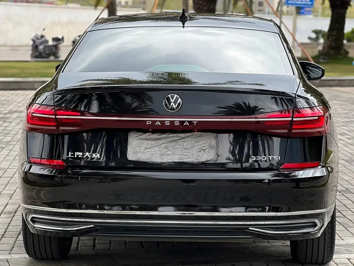 Volkswagen Passat 2022 — Şəkil 8/9