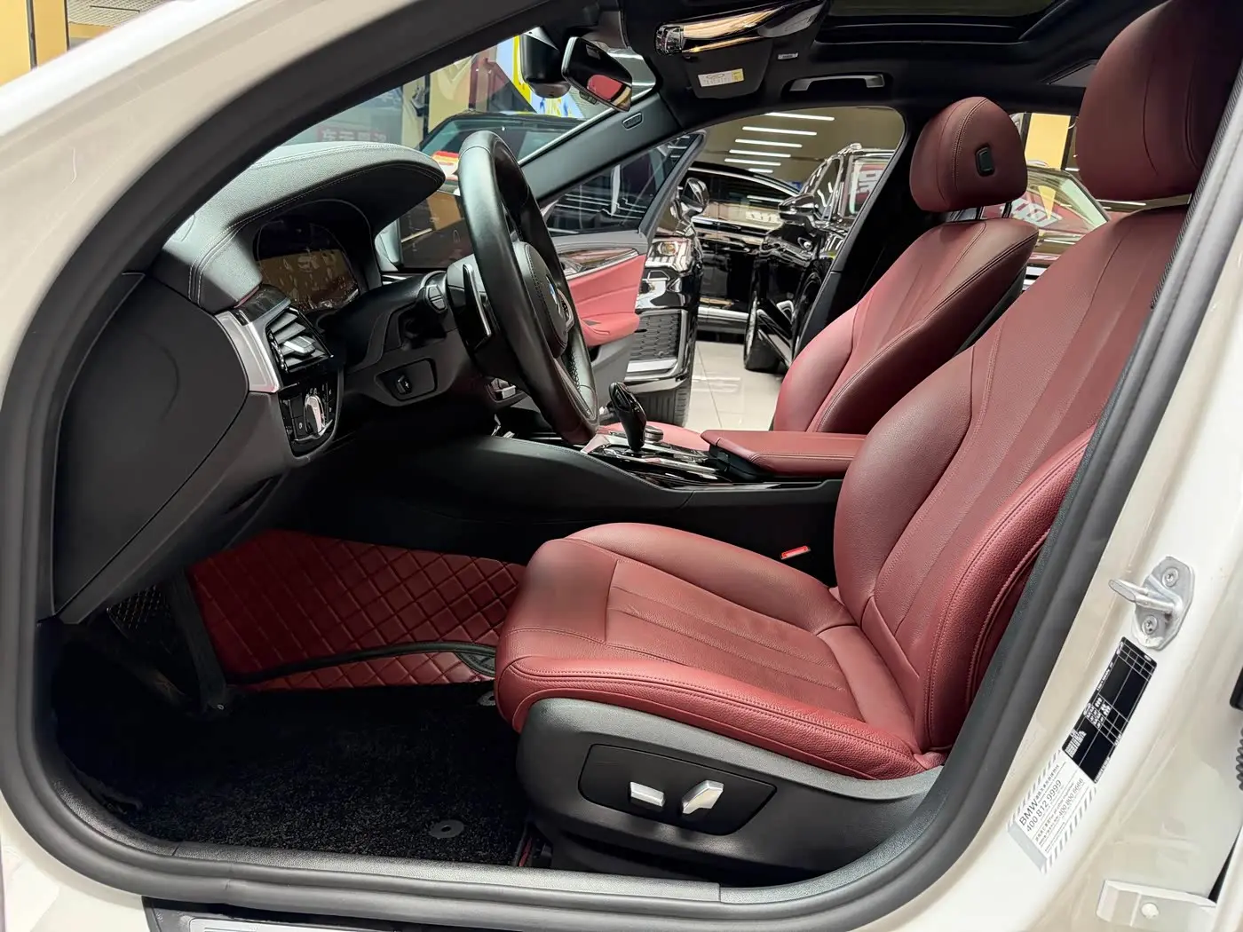 BMW 5 Series 2020 — Photo 7/20