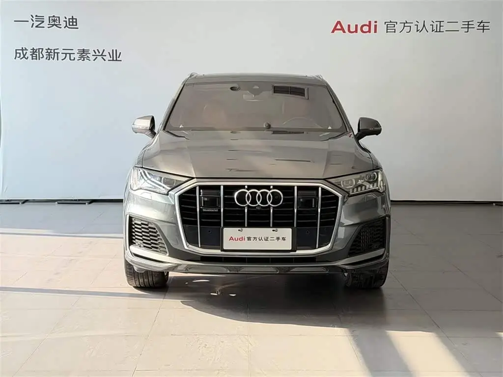 Audi Q7 2023 — Photo 2/16