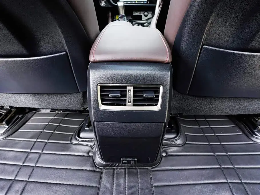 Lexus RX 2022 — Photo 16/20