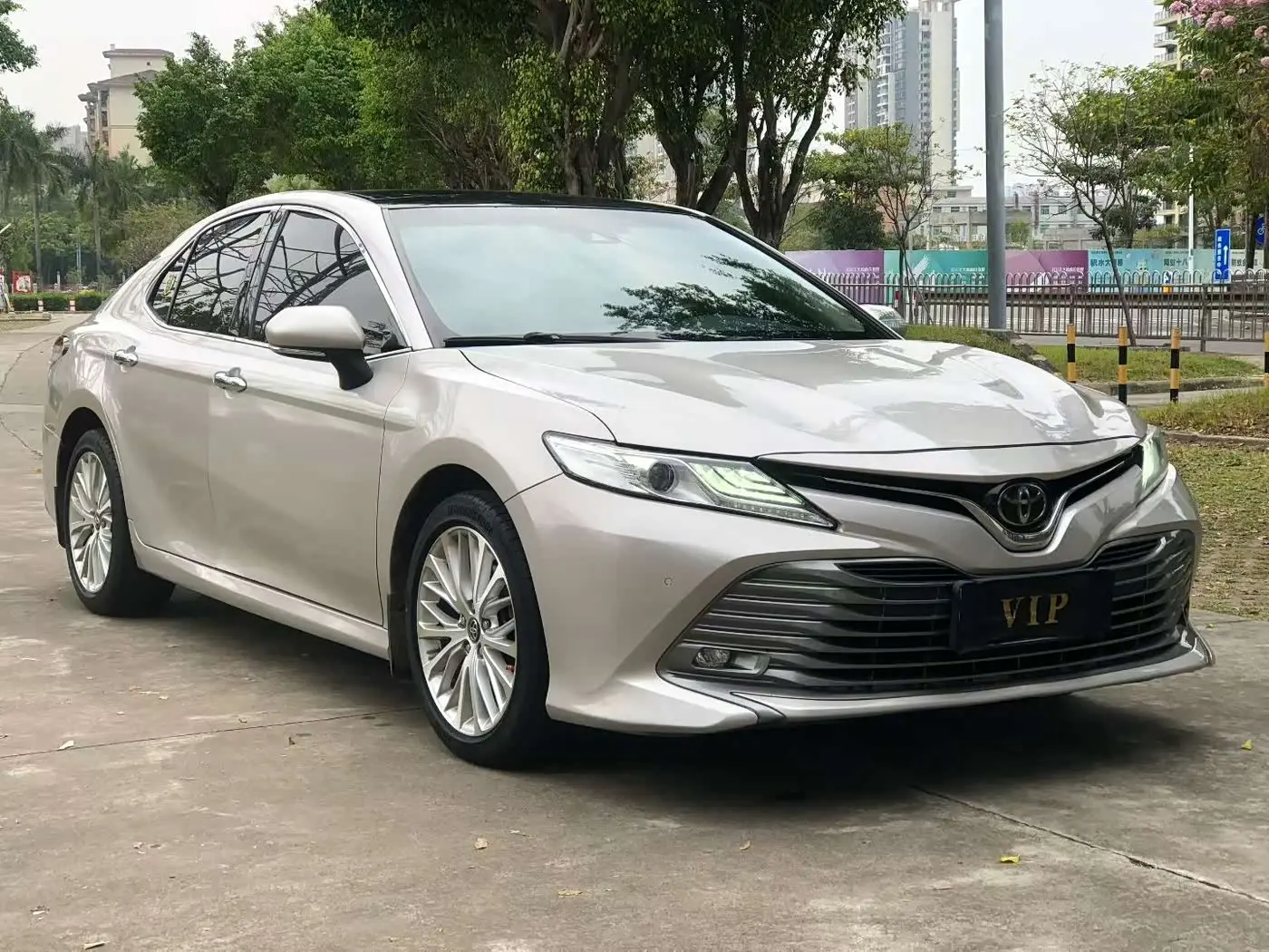 Toyota Camry 2019 — Photo 1/9