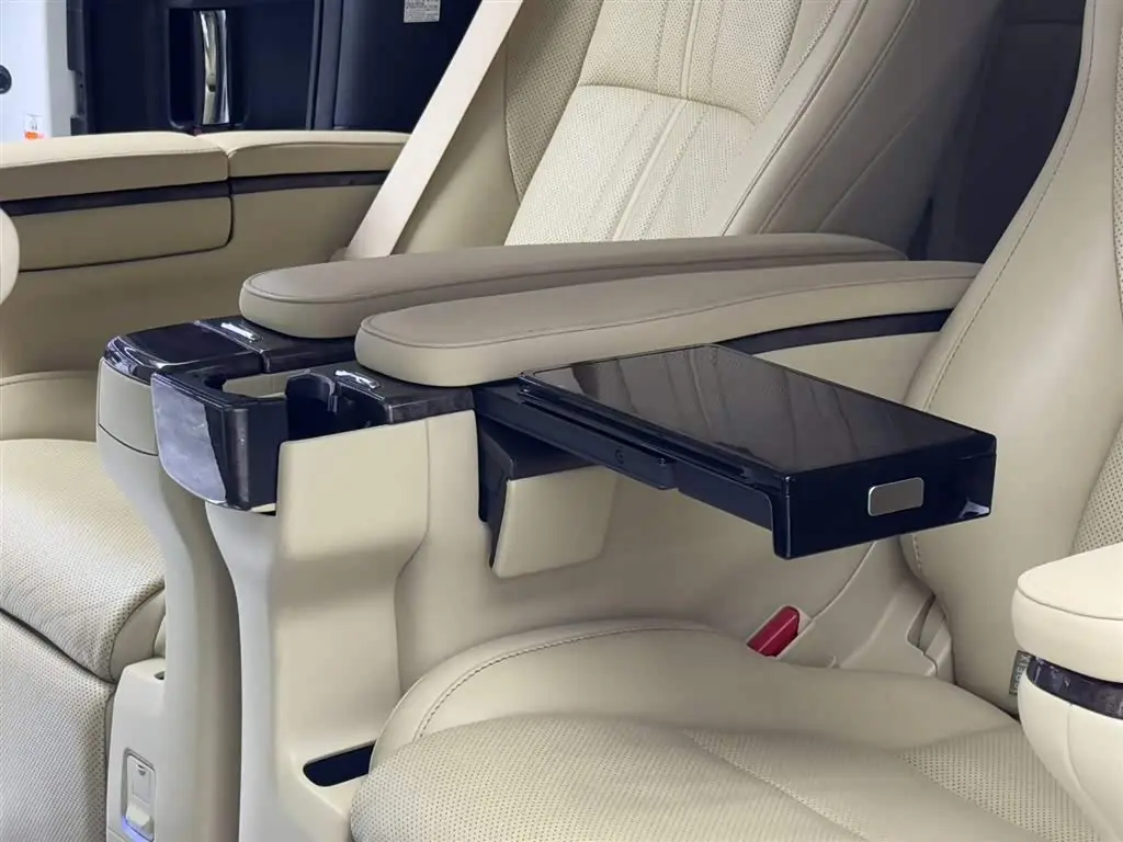 Toyota Vellfire 2022 — Photo 13/20