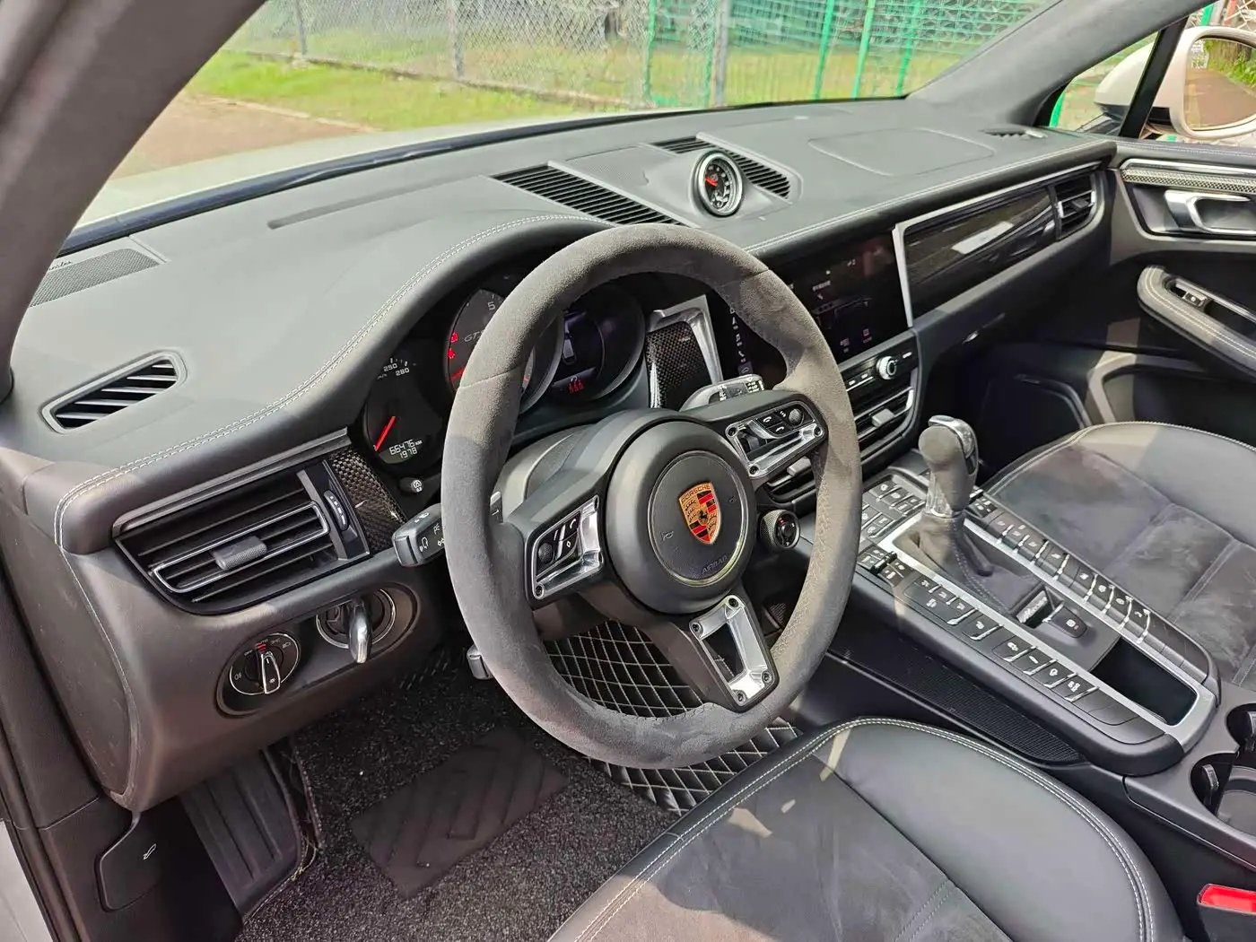 Porsche Macan 2020 — Photo 13/20