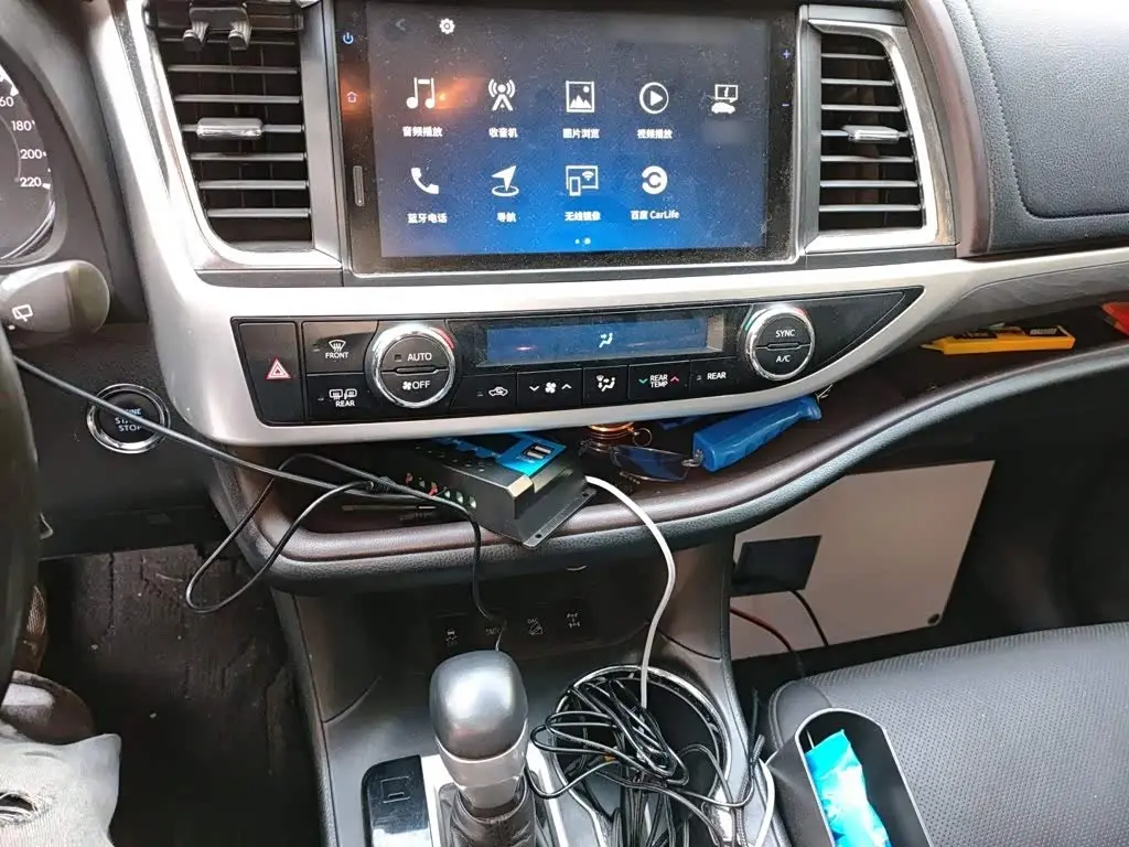 Toyota Highlander 2018 — Photo 6/20