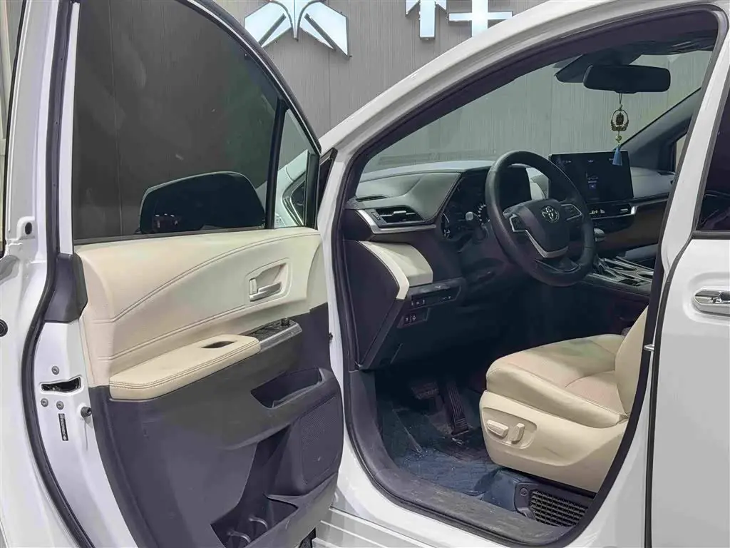 Toyota Sienna 2022 — Şəkil 4/19