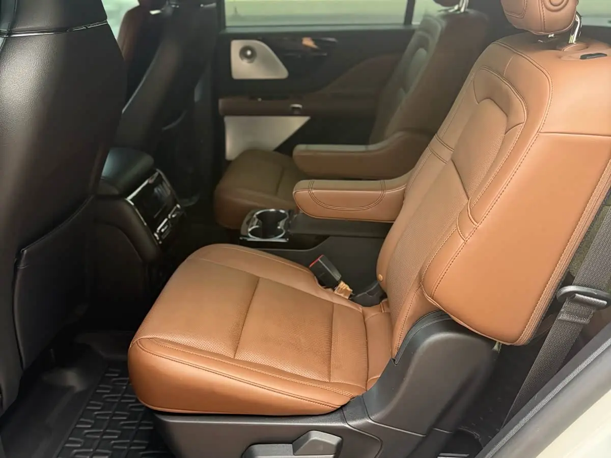 Lincoln Aviator 2021 — Photo 10/19