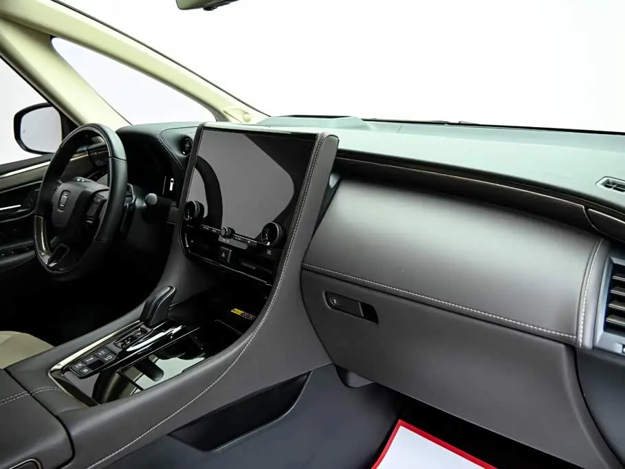 Toyota Vellfire 2023 — Фото 18/20