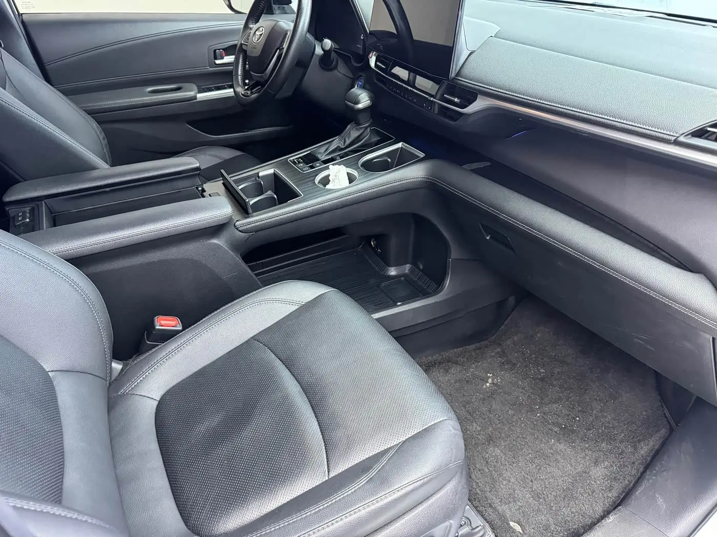 Toyota Sienna 2022 — Photo 10/16