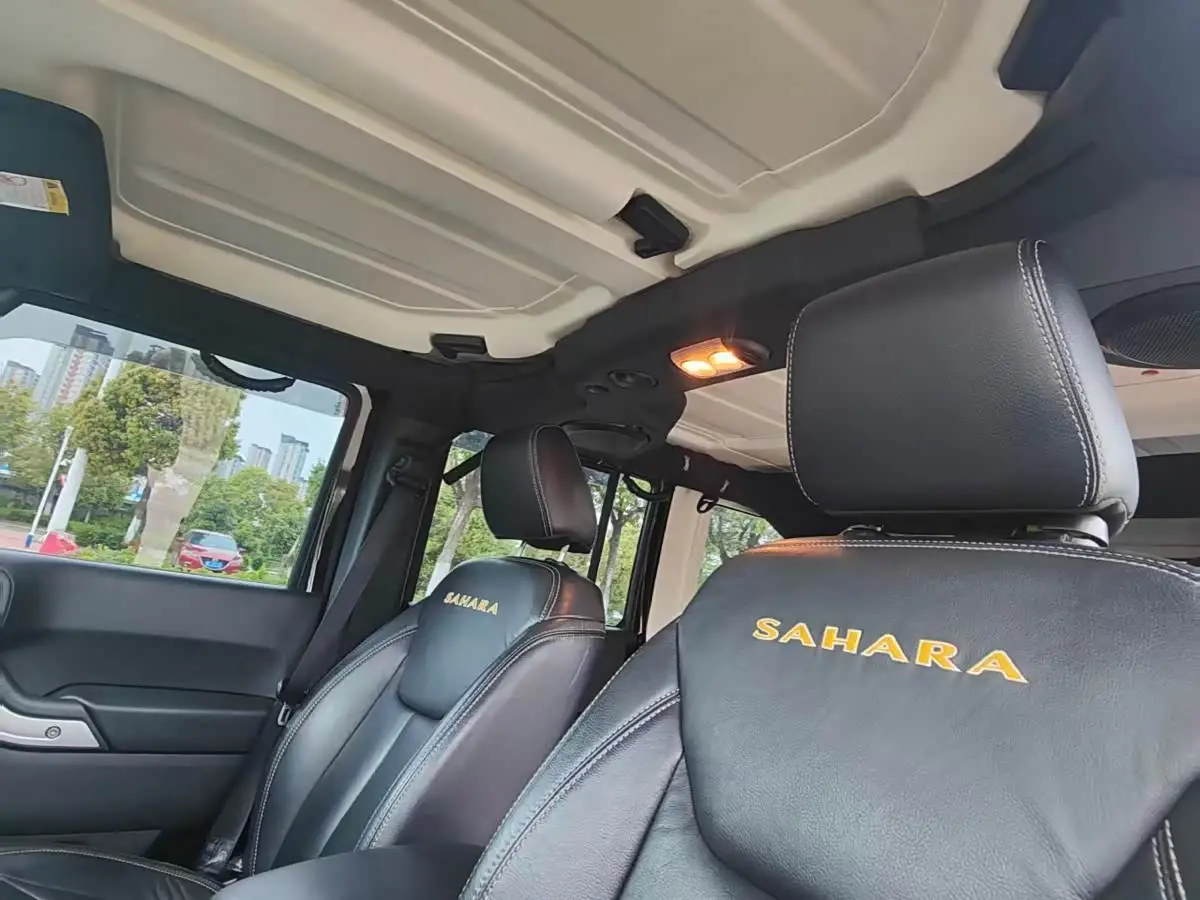 Jeep Wrangler 2016 — Photo 18/20