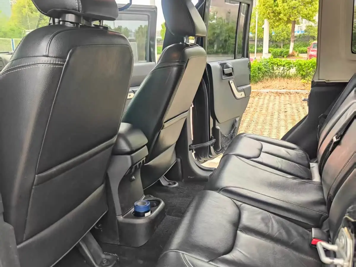Jeep Wrangler 2016 — Photo 9/20