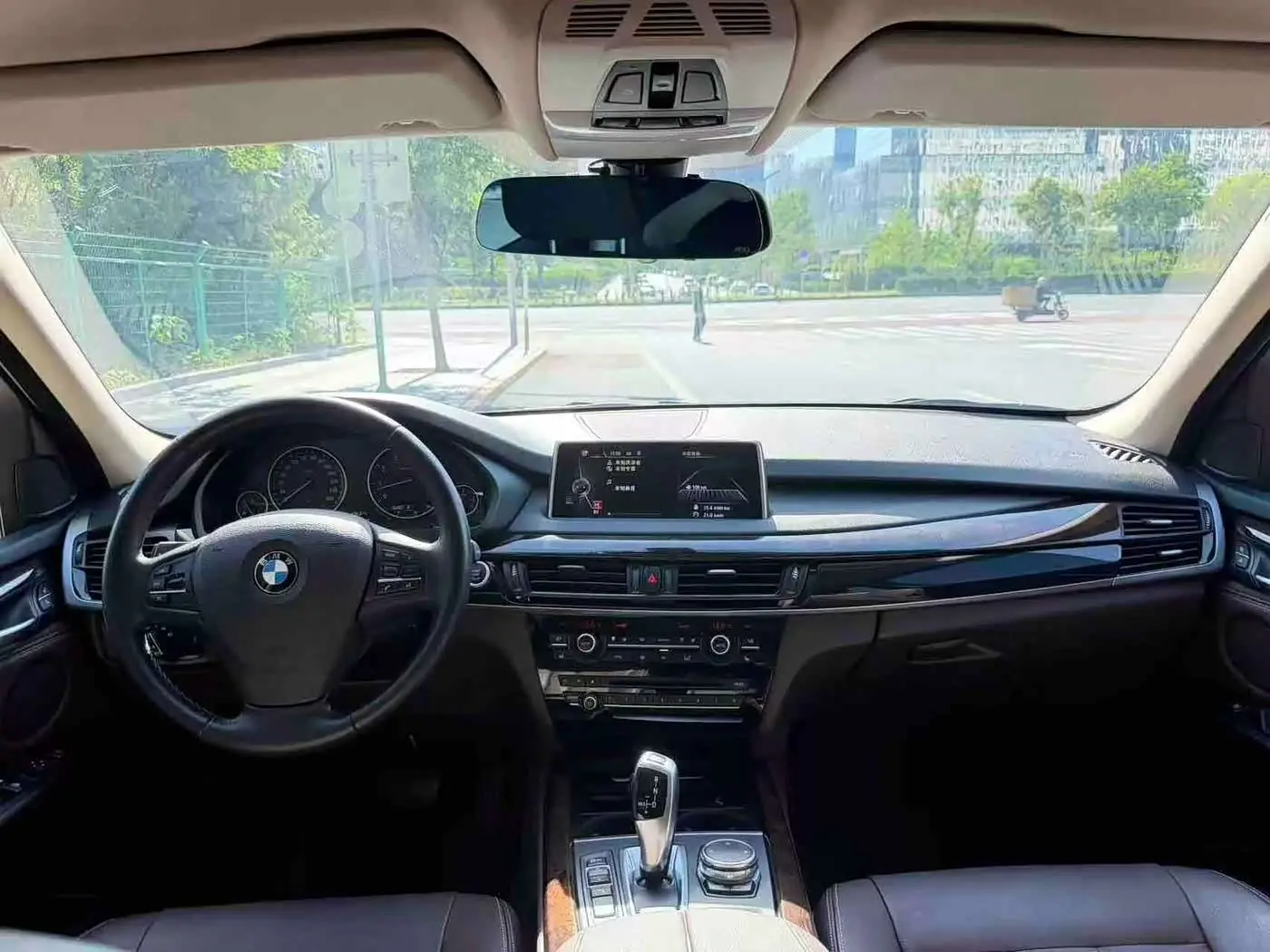 BMW X5 2015 — Photo 9/12