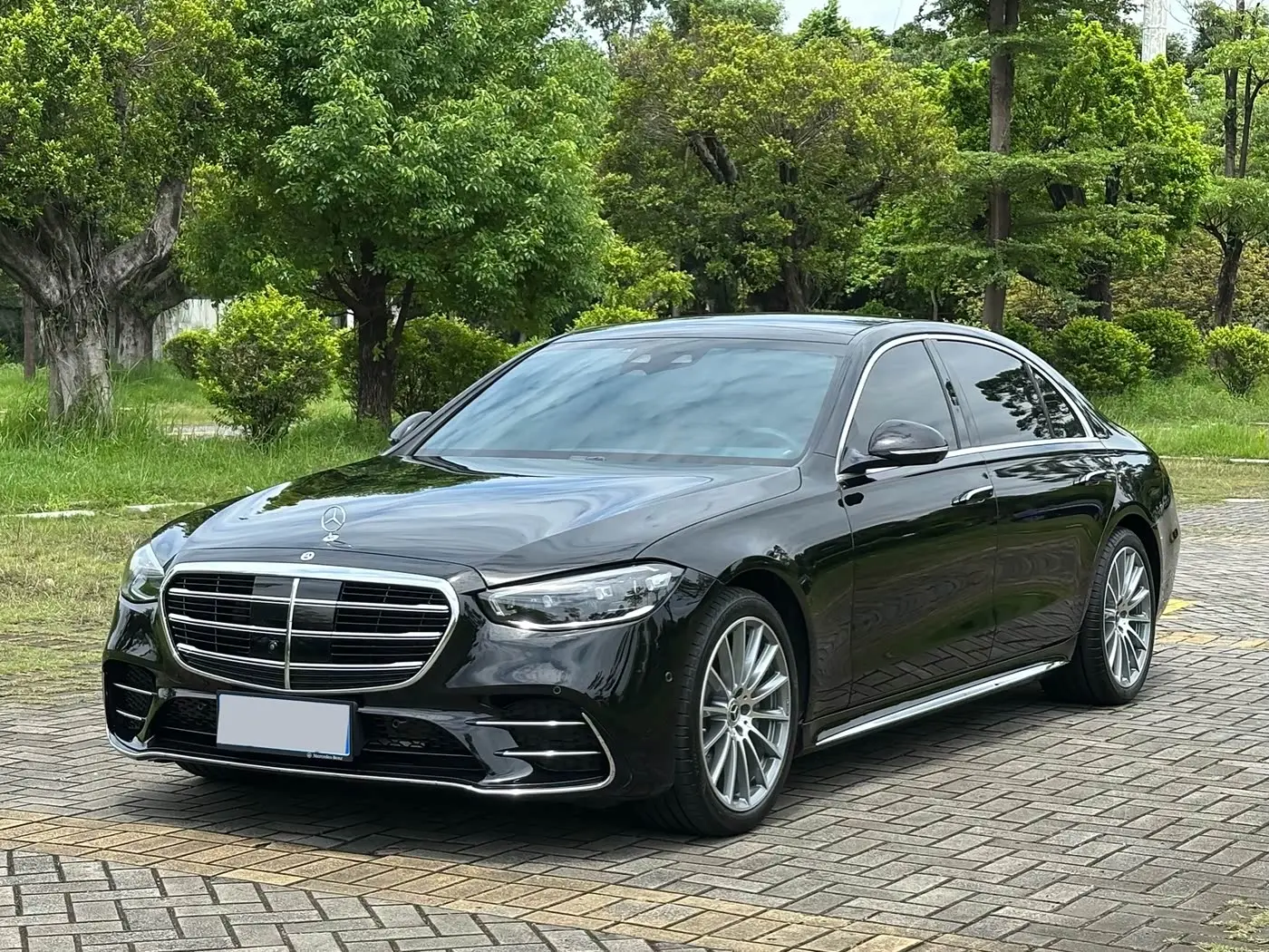 Mercedes-Benz S-Class 2022 — Photo 1/17