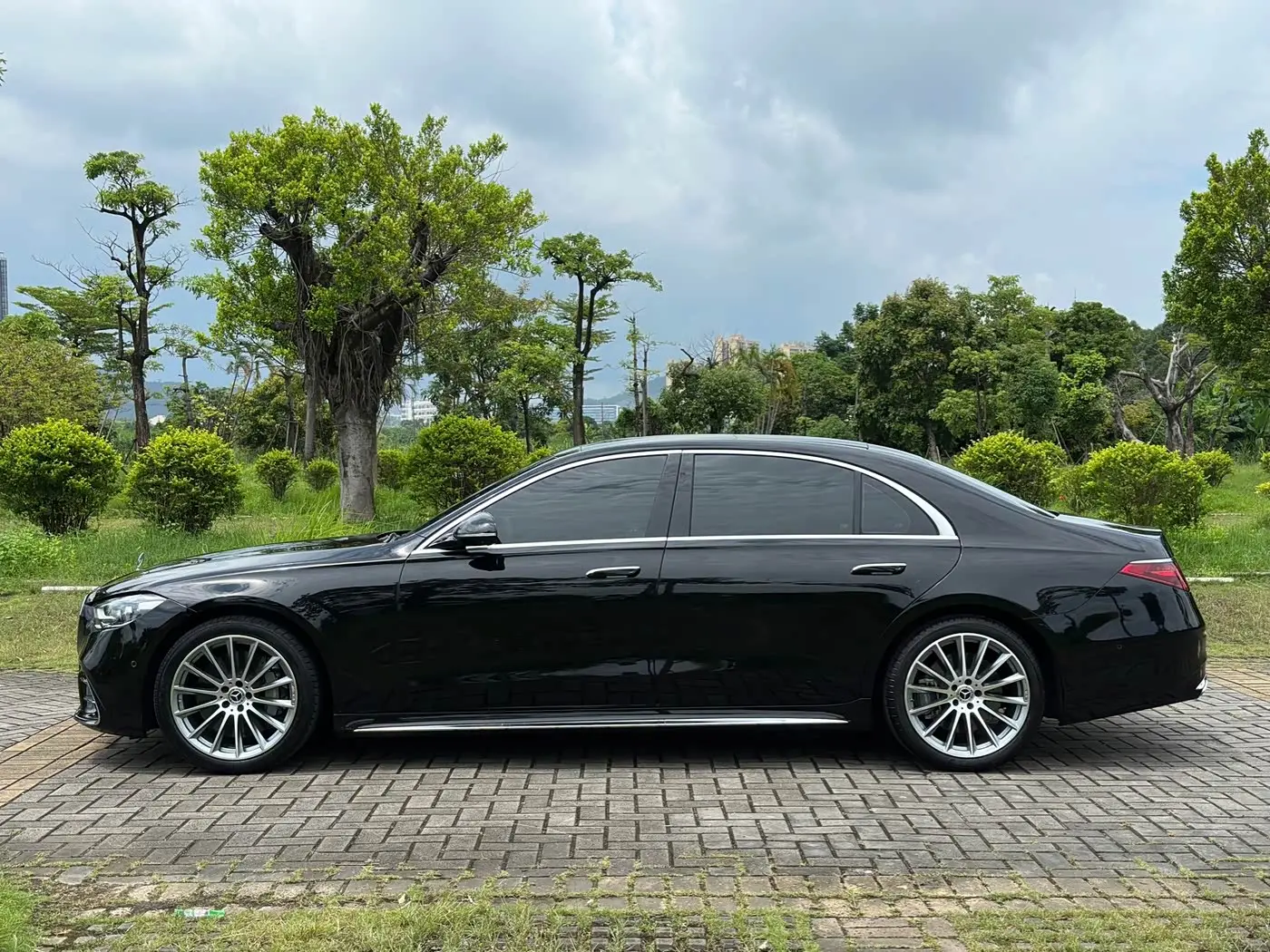 Mercedes-Benz S-Class 2022 — Photo 7/17