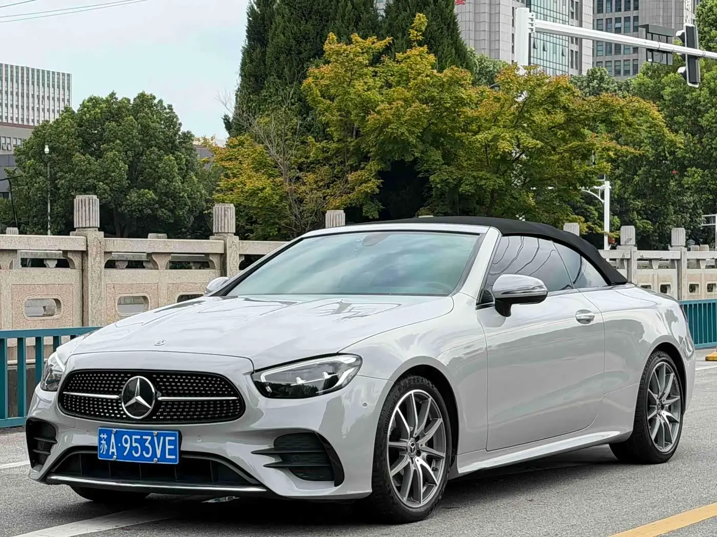 Mercedes-Benz E-Class 2021 — Photo 2/20