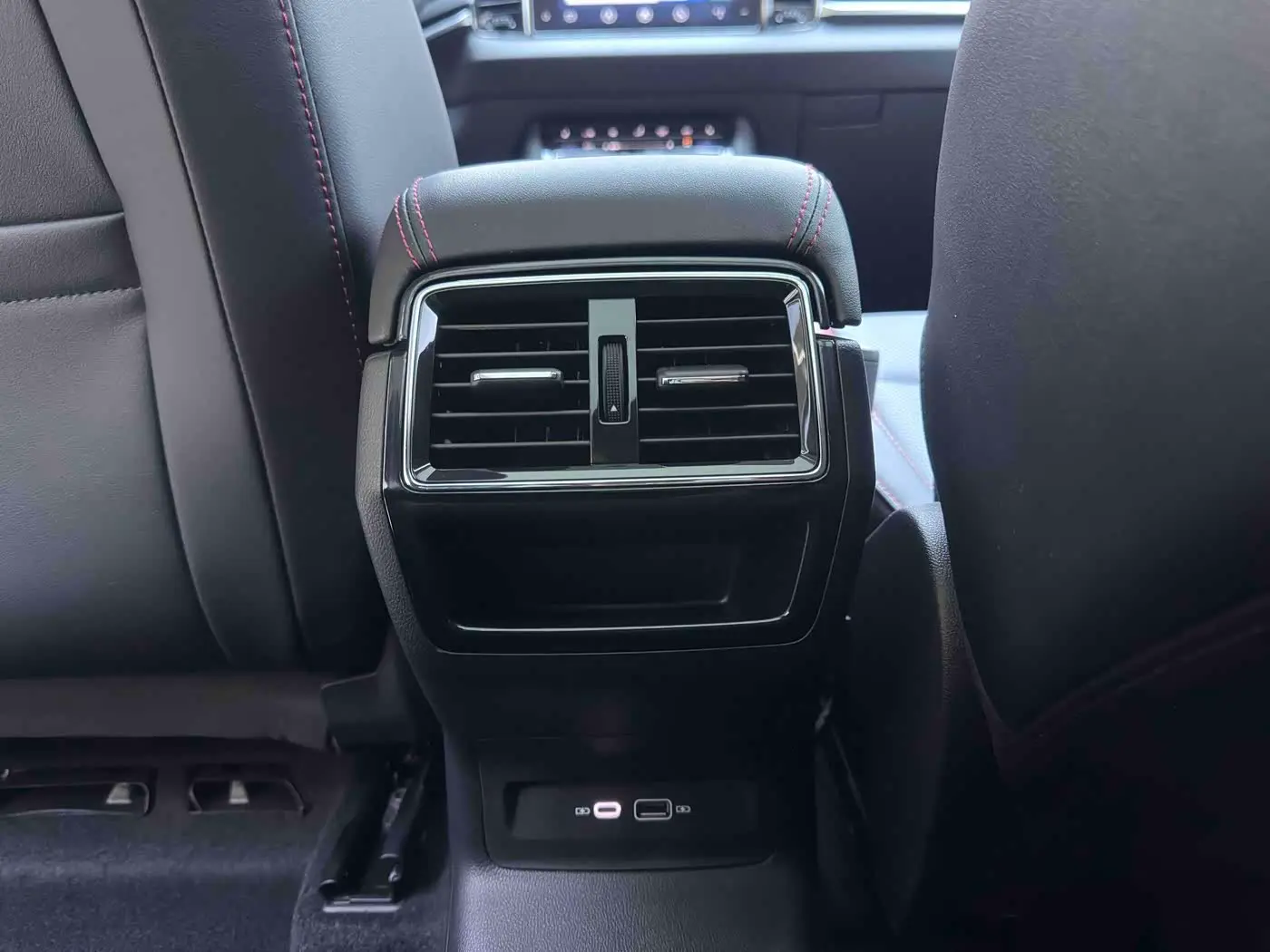 Škoda Karoq 2026 — Photo 18/20